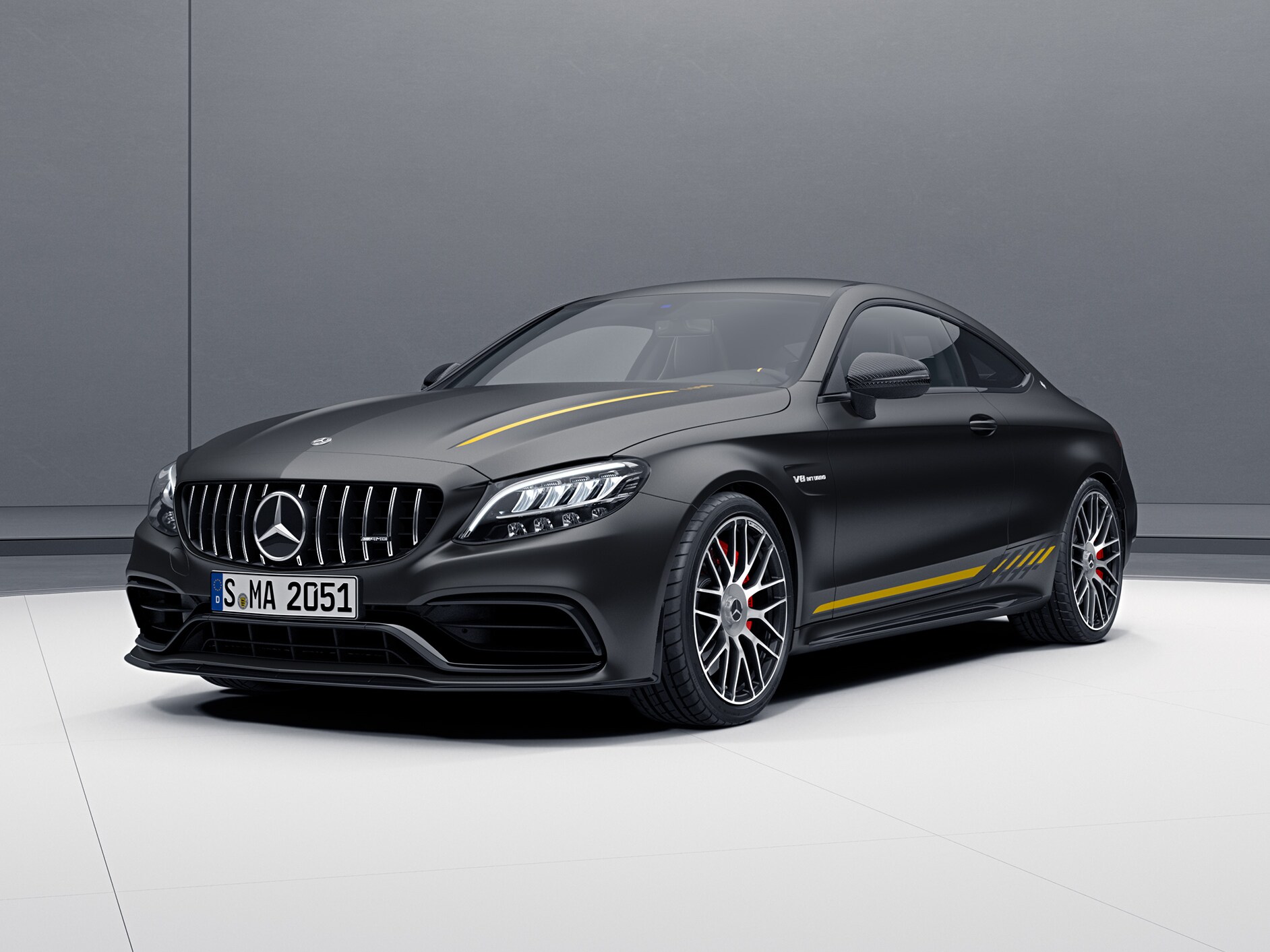C-Class Coupé จาก Mercedes-AMG ใน Final Edition ในมุมมองด้านหน้า