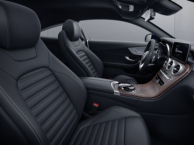 The interior of the C-Class Coupé AMG Line.