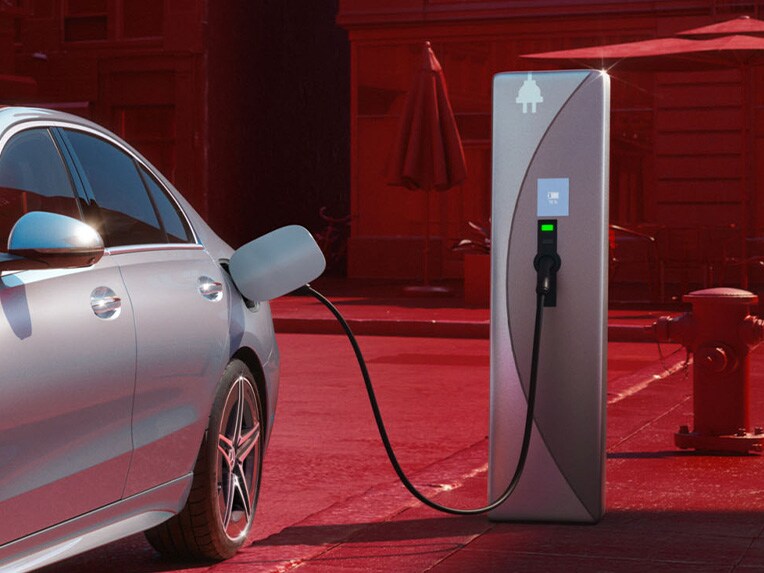 ตัวเลือกการชาร์จสำหรับ Plug-in Hybrid | C-Class Saloon | เมอร์เซเดส-เบนซ์