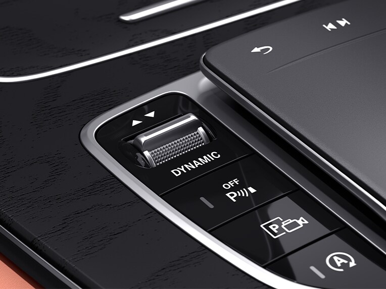 ภาพประกอบแสดง DYNAMIC SELECT ใน Mercedes-Benz CLS