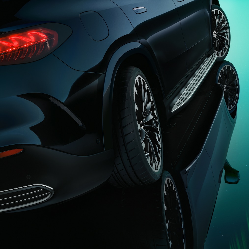 Rear-axle steering in the EQE SUV from Mercedes-Benz.