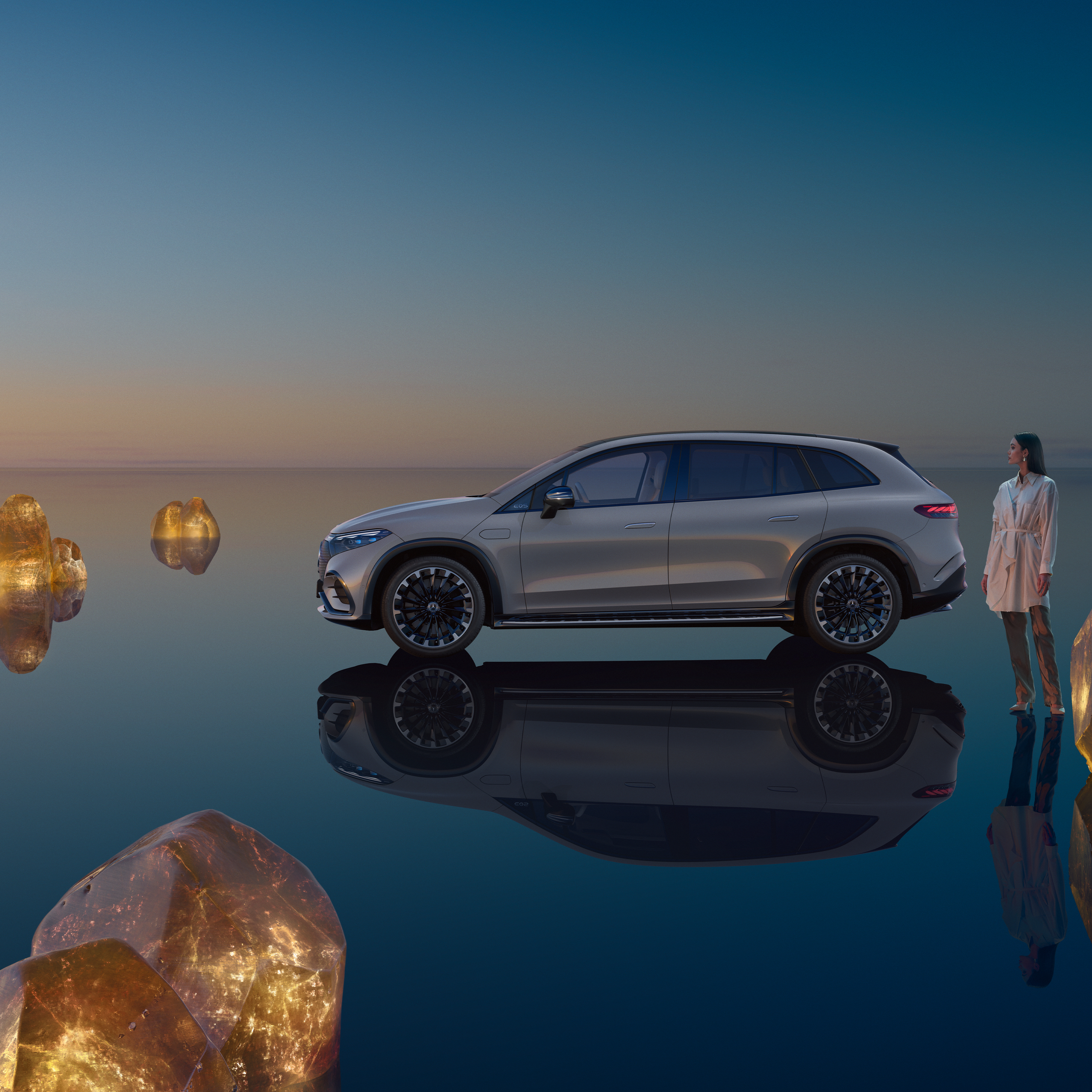Leasing & financing | EQS SUV | Mercedes-Benz The Mercedes-Benz EQS SUV in a side perspective.