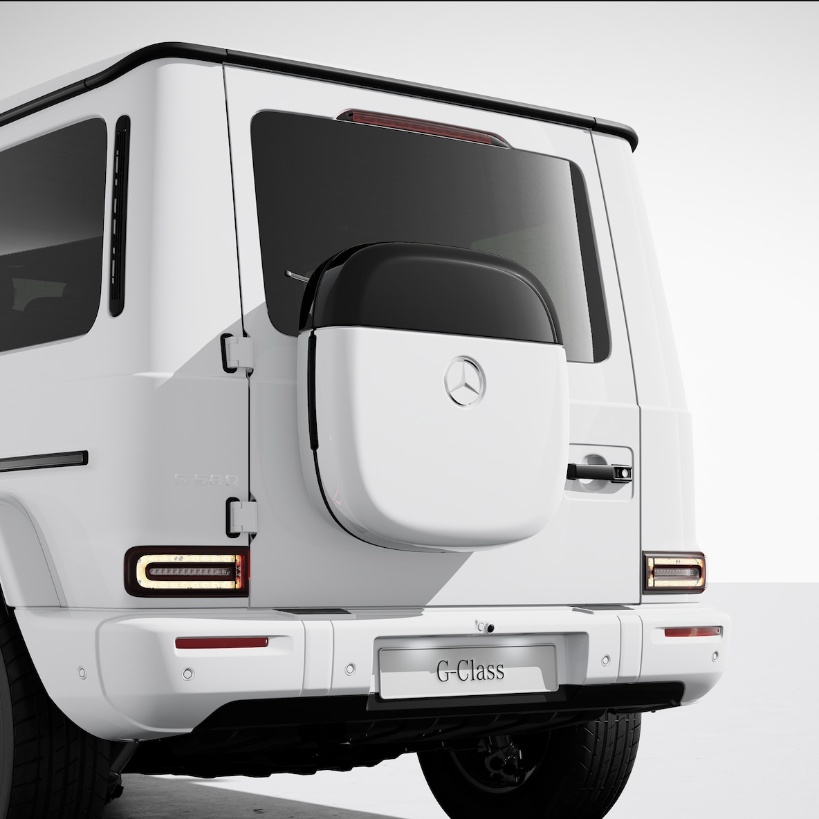 กล่องดีไซน์บนประตูหลังของ Mercedes-Benz G 580 ที่มาพร้อมเทคโนโลยี EQ