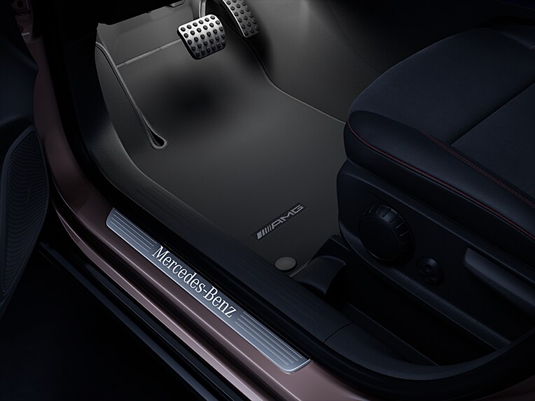 การขึ้นรถอย่างสะดวกสบายในรถยนต์ Mercedes-Benz GLA