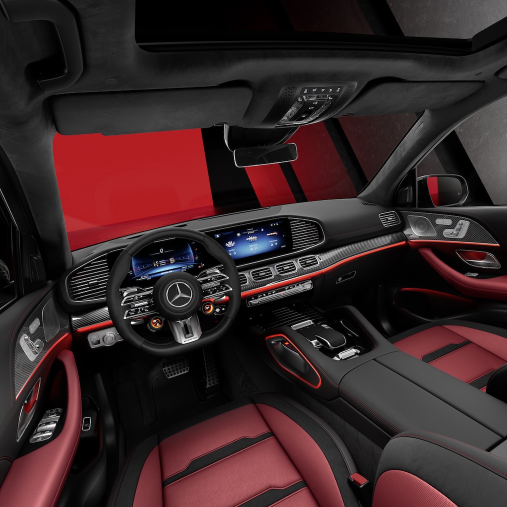 มุมมองด้านข้างของที่นั่งด้านหน้าและห้องควบคุมการขับขี่ของ Mercedes-AMG GLE SUV
