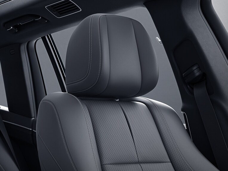 การออกแบบภายในของ Mercedes-Maybach GLS พร้อมกับการหุ้มเบาะด้วยหนัง Nappa สี Magma Gray หรือ Black