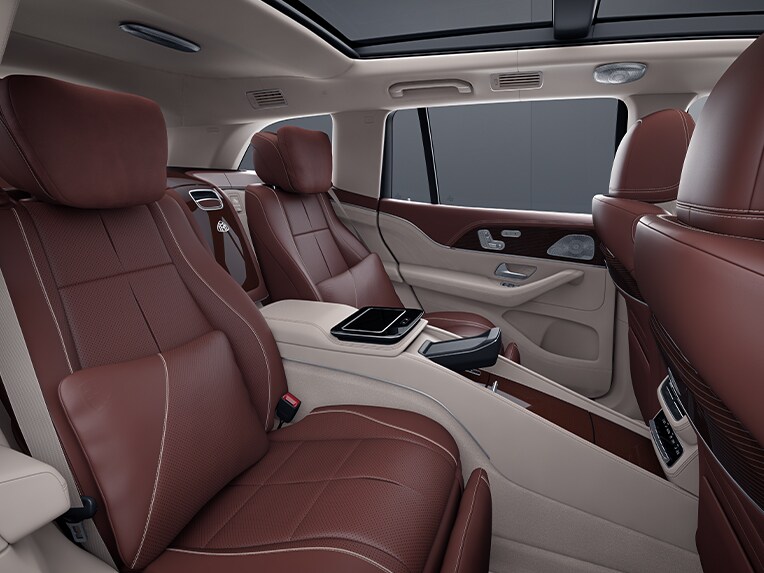 ห้องโดยสารด้านหลังของ Mercedes-Maybach GLS พร้อมกับ MANUFAKTUR Leather Package