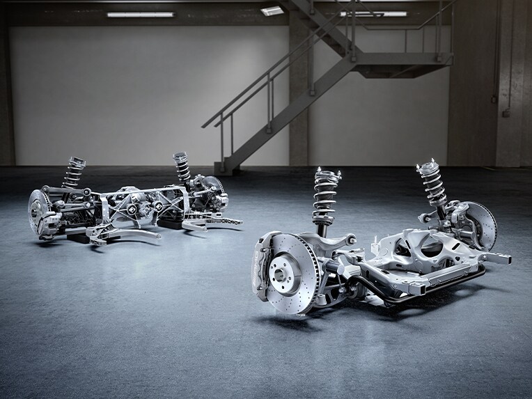 ภาพประกอบแสดงความแม่นยำและความคล่องตัวของรถยนต์ Mercedes-AMG