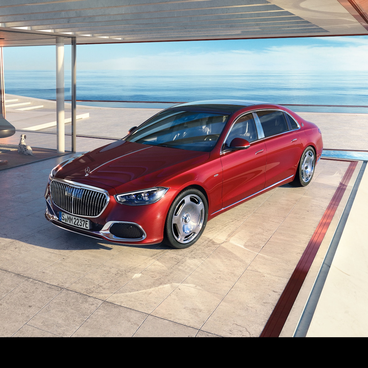 มุมมองด้านหน้าแบบหันข้างของ S-Class จาก Mercedes-Maybach