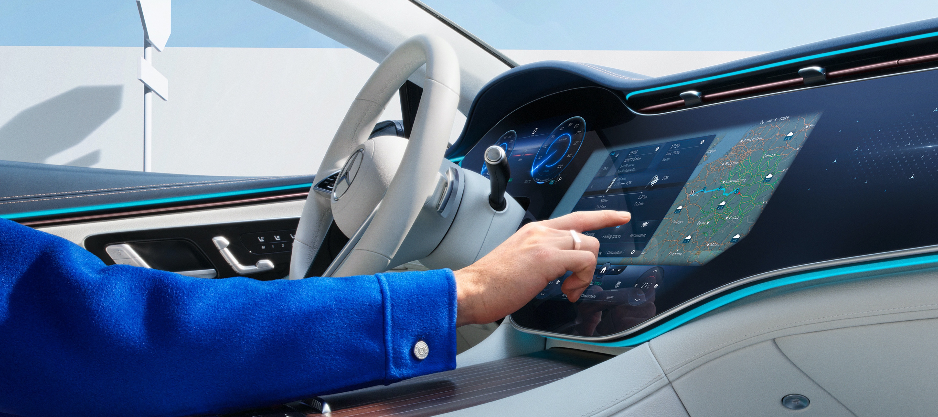 Navigation | Mercedes me The MBUX hyperscreen displays the weather at the destination thanks to the Weather Map Digital Extra.