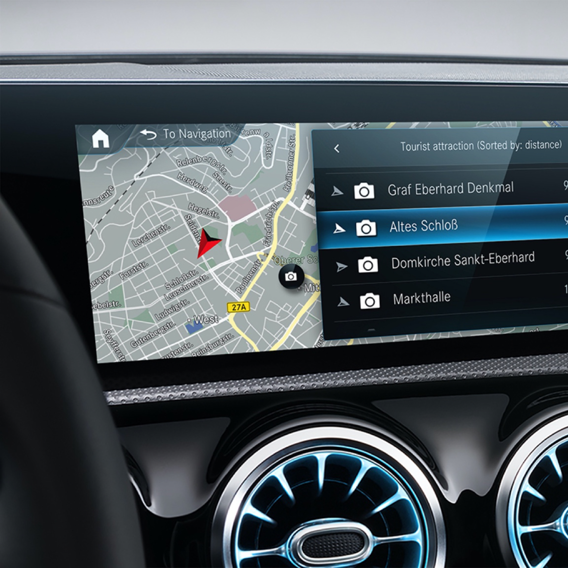 ระบบค้นหาพิกัด ระบบมัลติมีเดีย MBUX จะคำนวณเส้นทางที่ดีที่สุดสำหรับผู้ขับขี่ด้วยบริการเสริม Digital Extras ต่างๆ ในหมวดระบบนำทาง