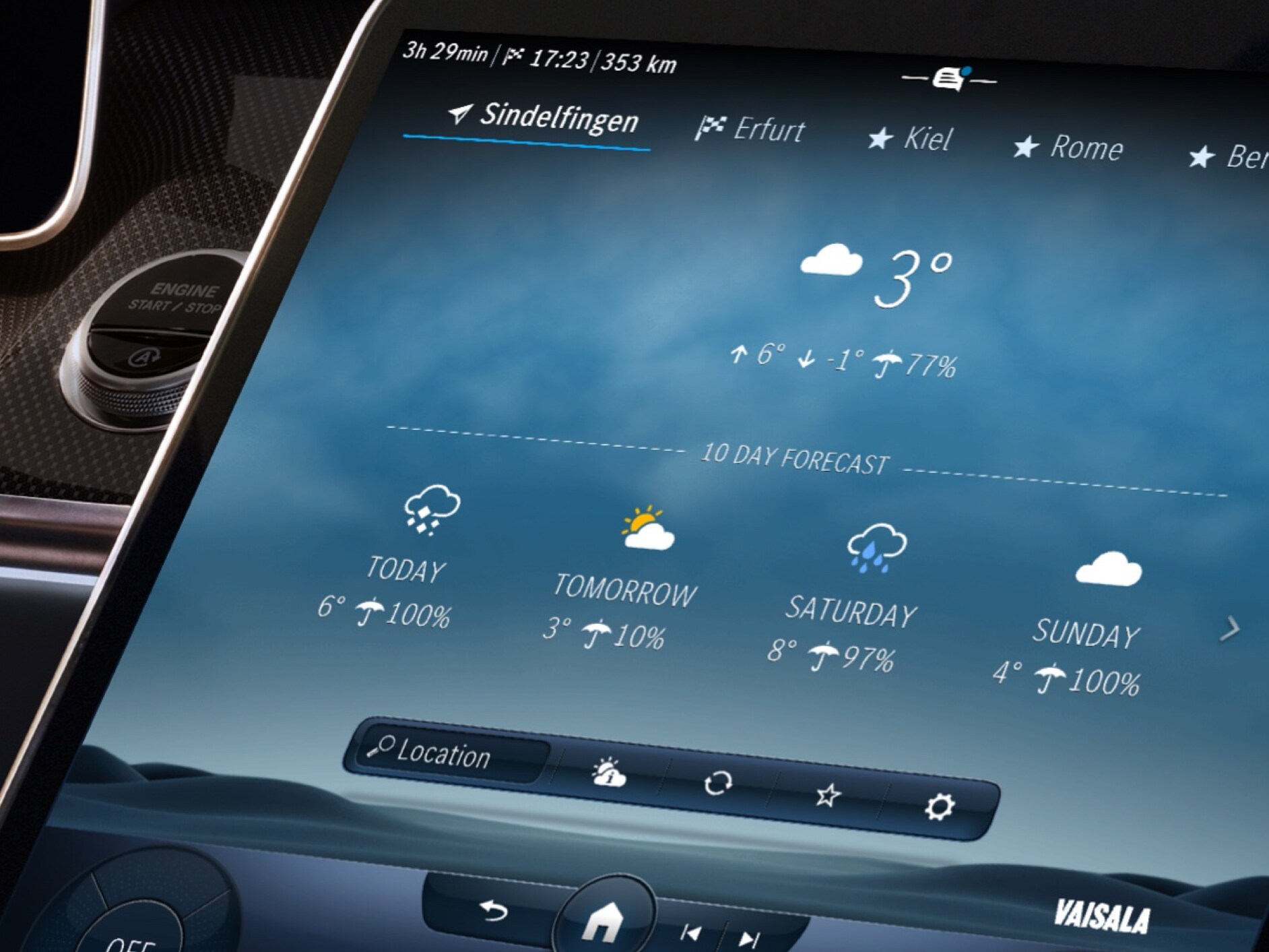 The weather at the destination is displayed on the screen of the MBUX multimedia system thanks to the Weather Map Digital Extra.