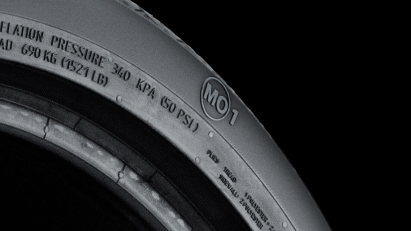 MO1 | Original Tires | Mercedes-Benz Detail of a close-up of a Mercedes MO1 tyre.