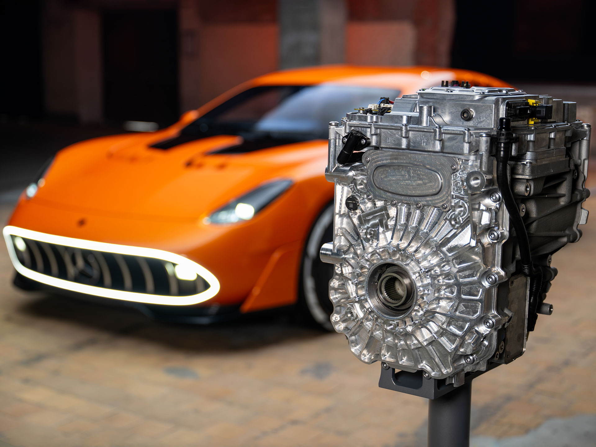 สมรรถนะไฟฟ้าที่น่าทึ่ง ทั้งบนถนนและในสนามแข่ง | เทคโนโลยีระบบขับเคลื่อน | เมอร์เซเดส-เบนซ์ The new concept AMG GT XX.