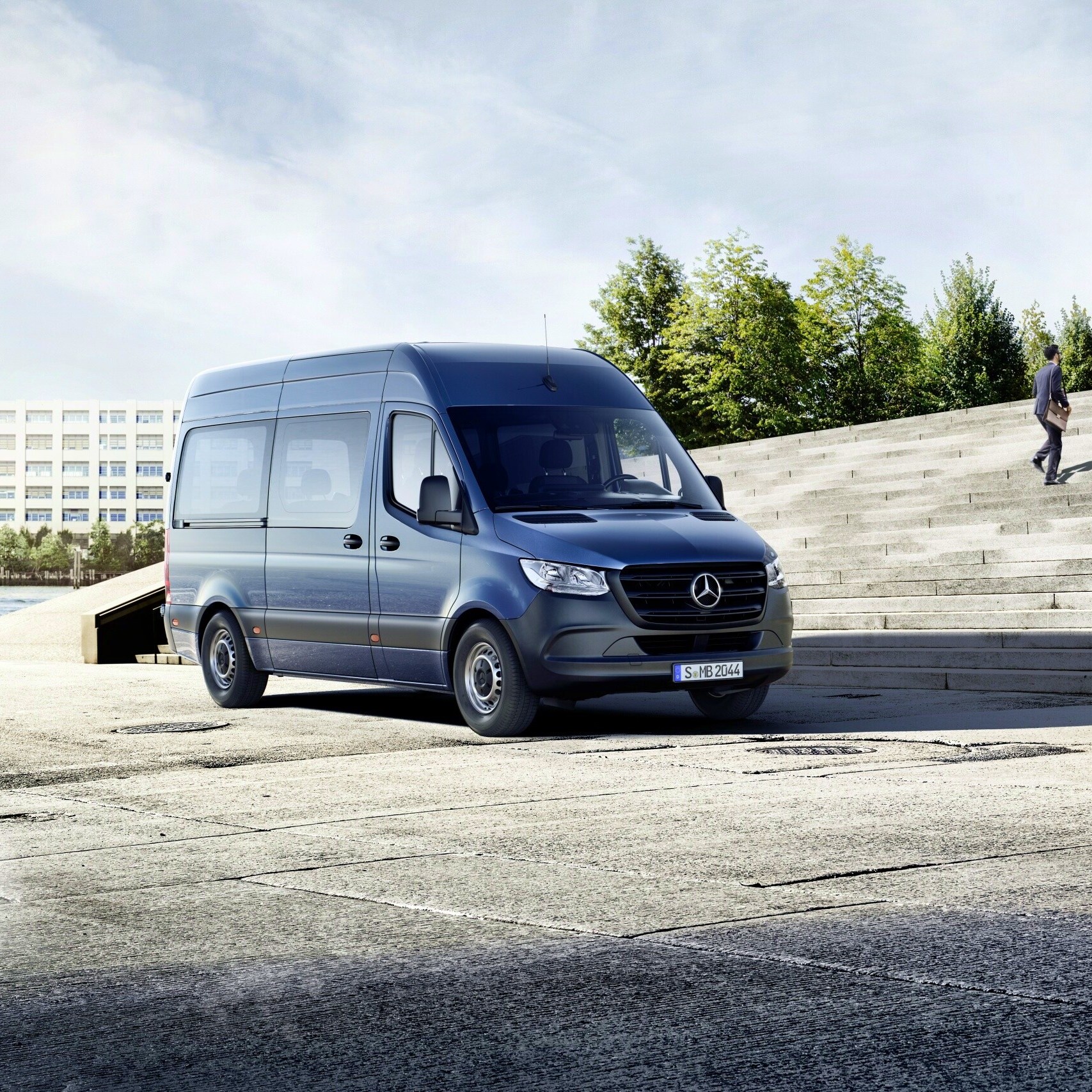Choosing the Sprinter Tourer from Mercedes-Benz, you are choosing quality.