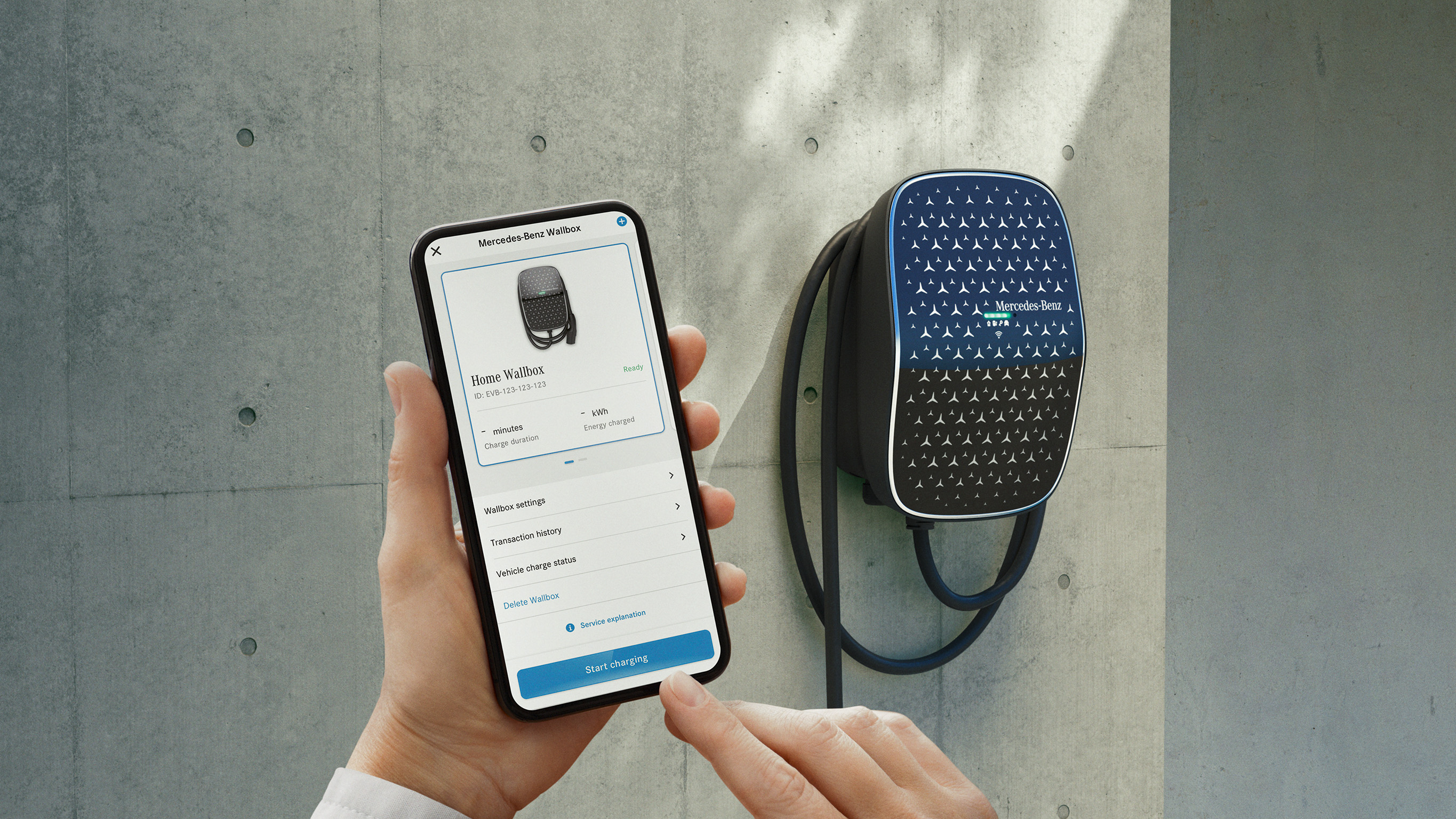 ชาร์จไฟที่บ้านได้อย่างง่ายดาย รวดเร็วและสะดวกสบาย | การชาร์จและการบริการ | เมอร์เซเดส-เบนซ์ Mercedes-Benz EQ charging and services: charging at home