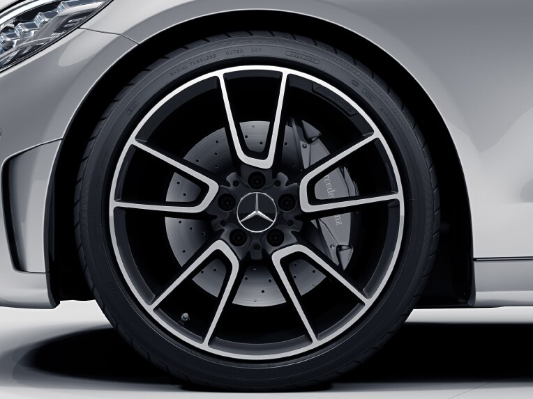 How the Lane Tracking Package works in the Mercedes-Benz C-Class Coupé.