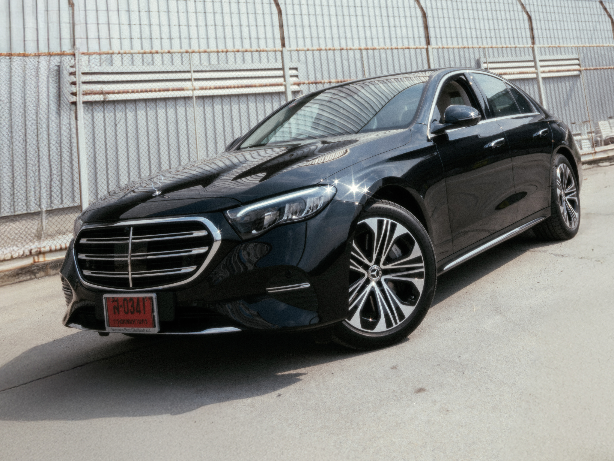 ข้อเสนอพิเศษ E 350 e Exclusive | ข้อเสนอพิเศษ | เมอร์เซเดส-เบนซ์ ข้อเสนอพิเศษ E 350 e Exclusive | ข้อเสนอพิเศษ | เมอร์เซเดส-เบนซ์