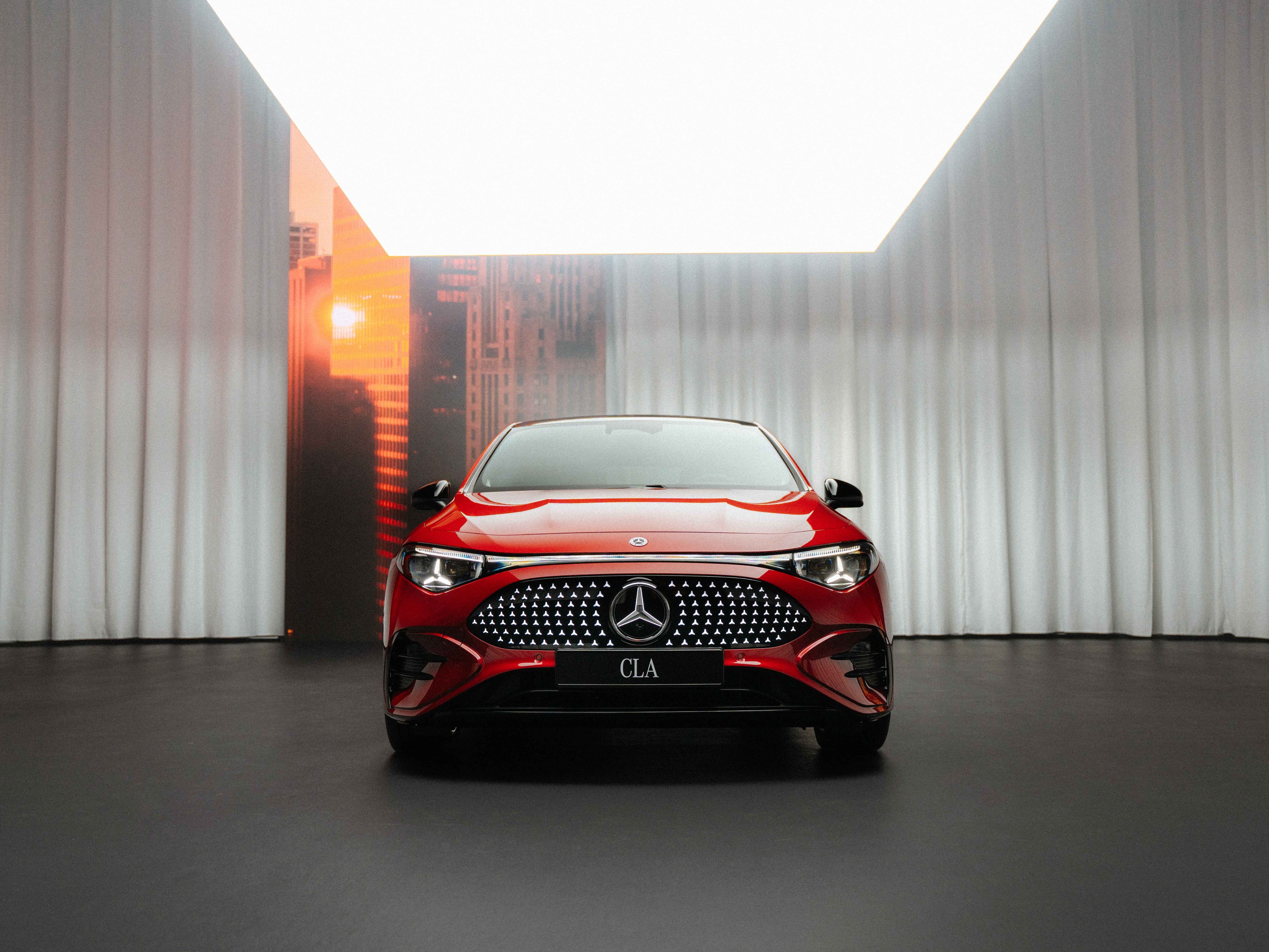 ก้าวสู่ยุคผู้นำเทรนด์ไฟฟ้า กับ the all-new electric CLA | ข้อเสนอพิเศษ | เมอร์เซเดส-เบนซ์