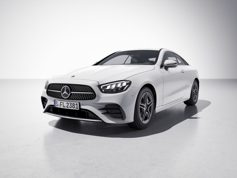 The exterior of the E-Class Coupé from Mercedes-Benz with the AMG Line equipment line.