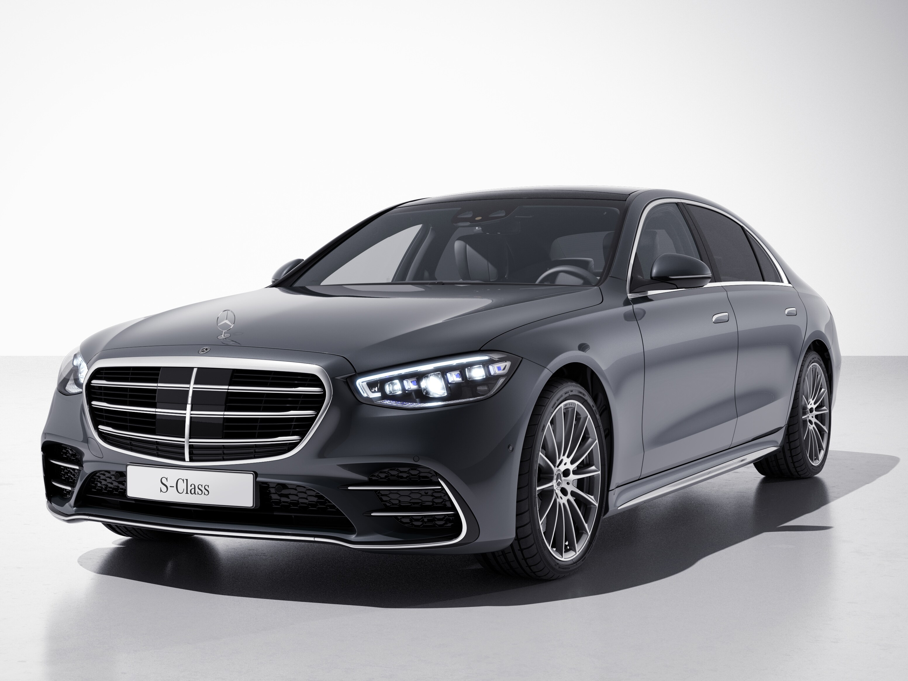 ชุดอุปกรณ์ AMG Line (S 580 e AMG Premium) | S-Class Saloon | เมอร์เซเดส-เบนซ์